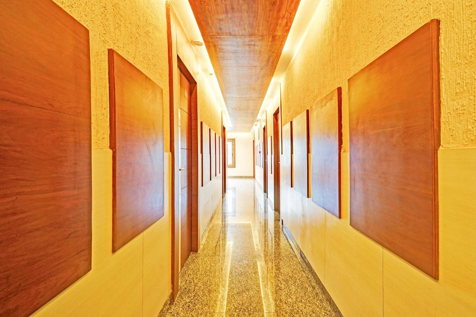 ホテル Super Townhouse Indiranagar バンガロール エクステリア 写真