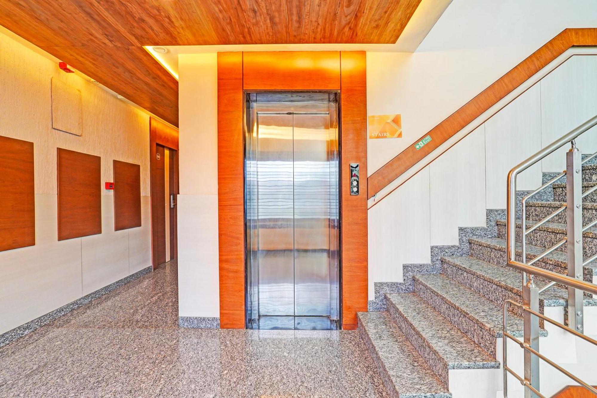 ホテル Super Townhouse Indiranagar バンガロール エクステリア 写真