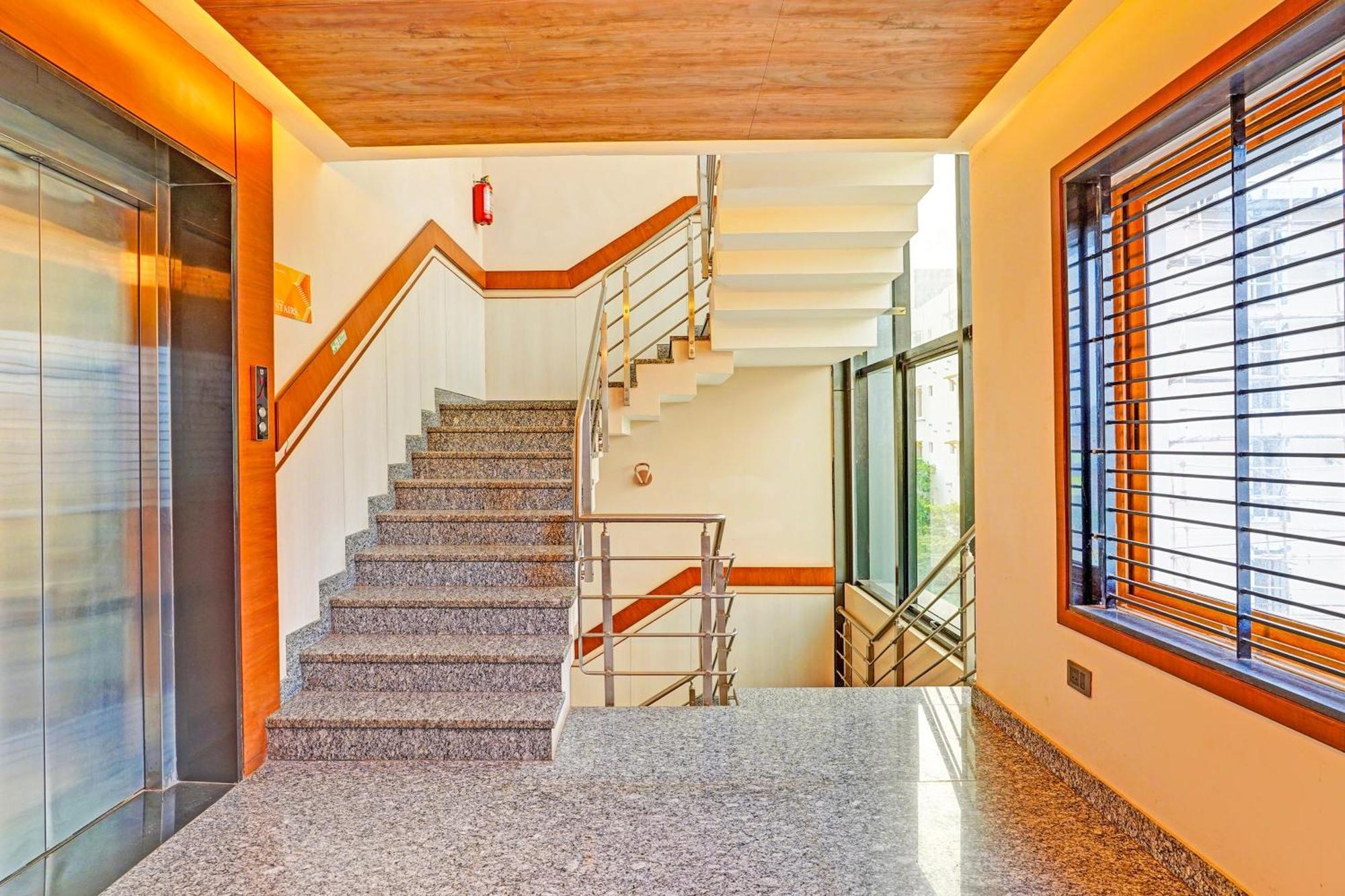 ホテル Super Townhouse Indiranagar バンガロール エクステリア 写真